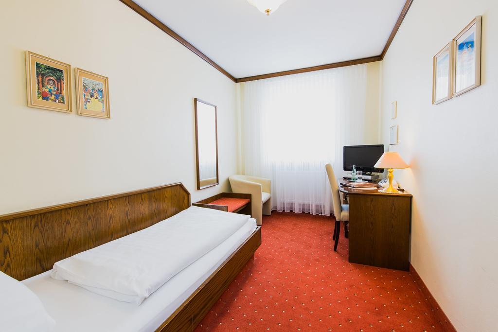 Klassik Hotel Am Tor Weiden in der Oberpfalz Luaran gambar
